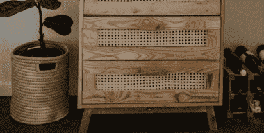Article - What to Look for in Wood Cabinet Makers